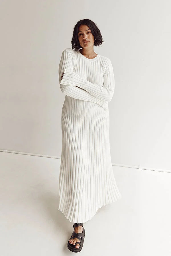 Olivia - Crew Neck Sleeved Knit Midi Dress