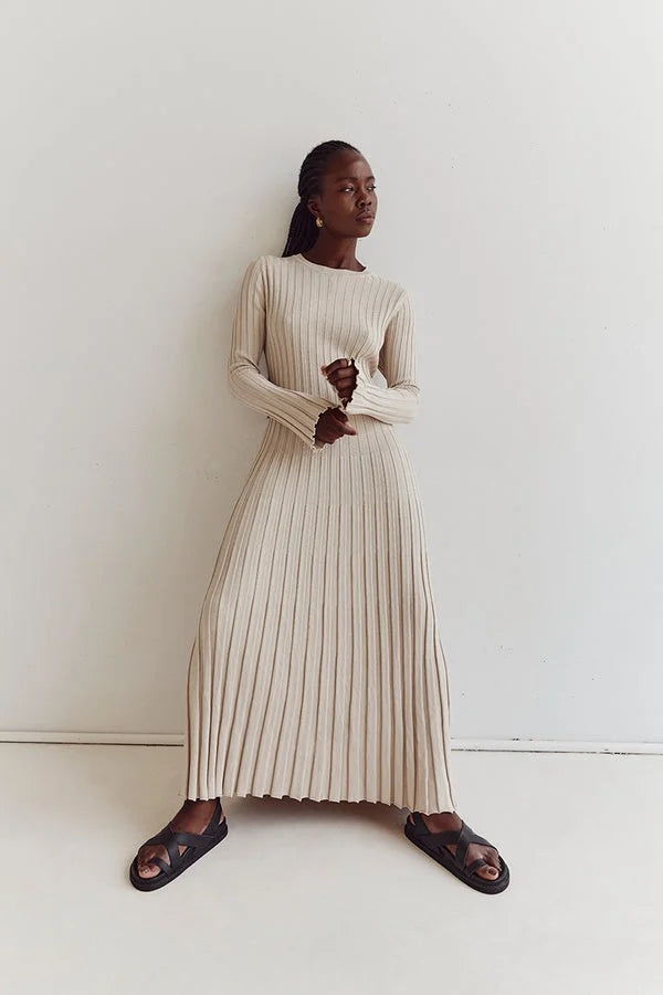 Olivia - Crew Neck Sleeved Knit Midi Dress