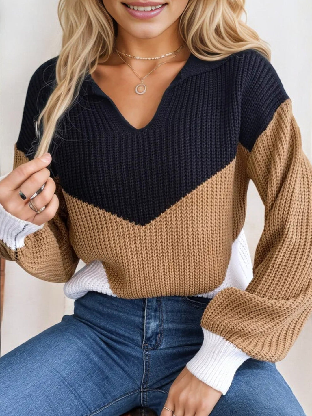 Rosie - V-Neck Sweater with Long Sleeves