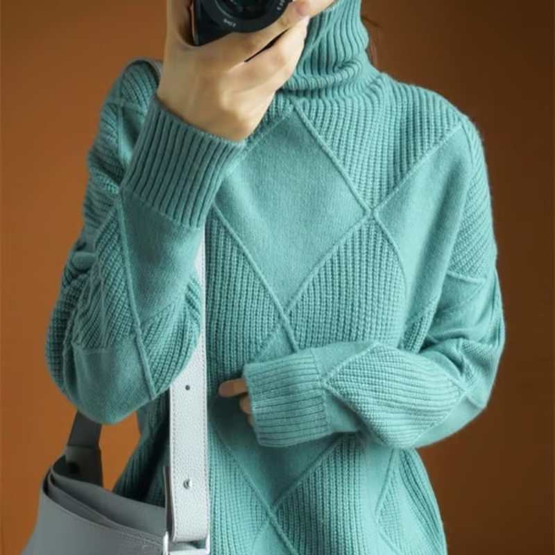 Aurora - Women’s Cashmere Turtleneck Sweater